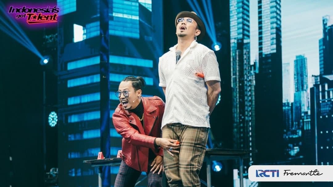 Aray Vandiamond performing — image 3