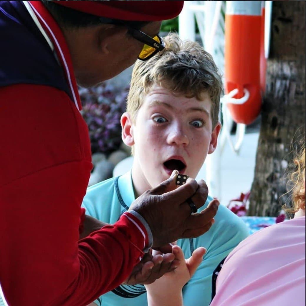 Magic Toto performing — image 2