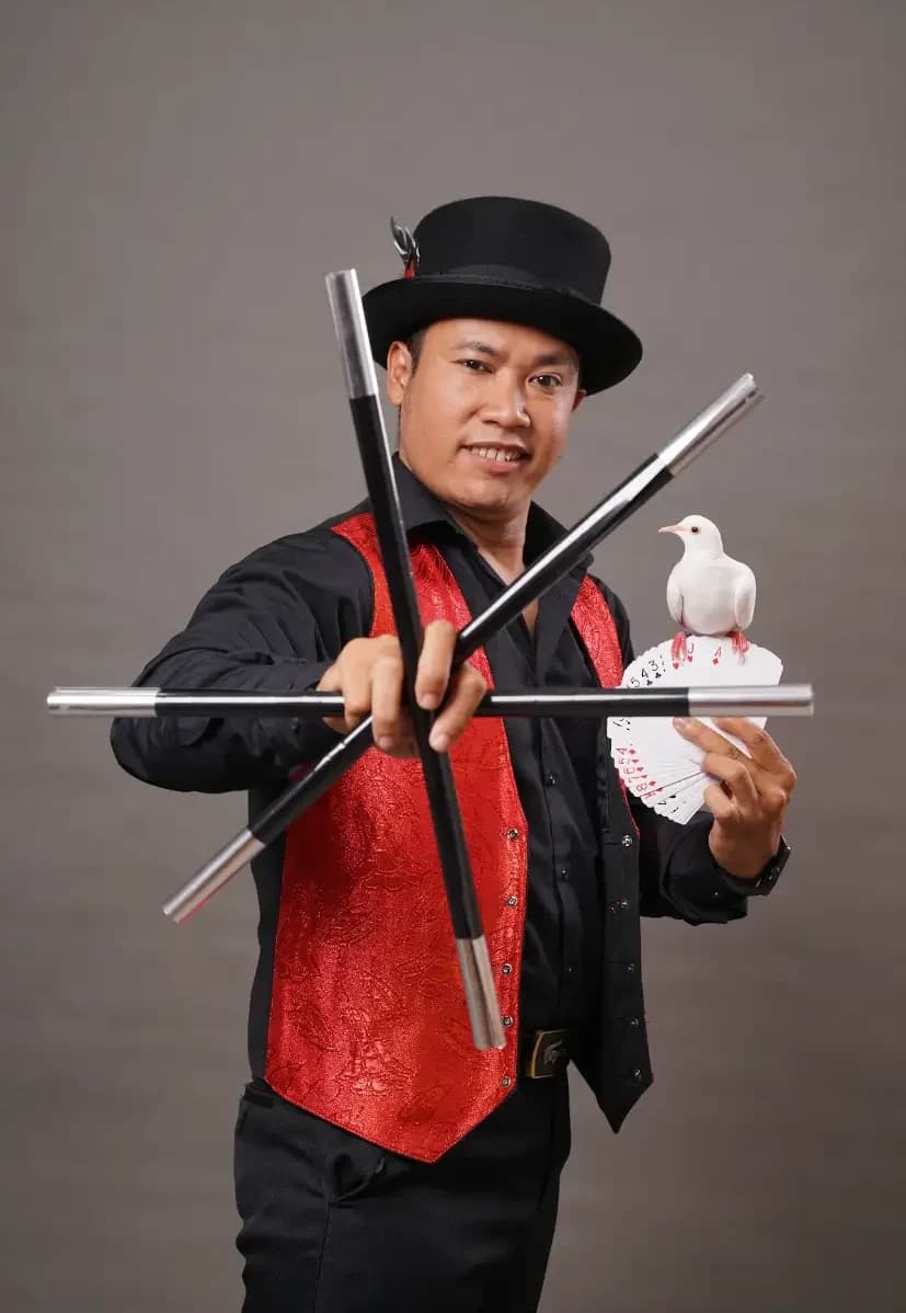 Aray Vandiamond — Close-Up Magic in Bali